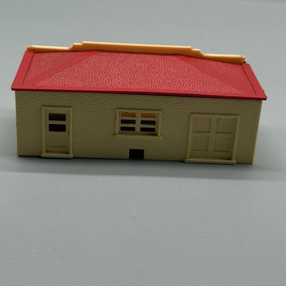 Bachmann Plasticville HO Scale 5 & 10 Storefront Building Model Train Layout